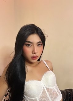 Yuki Ika - Transsexual escort in Manila Photo 3 of 5
