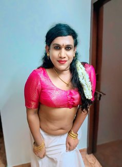 PORN QUEEN SILUKKU MAAMI - Transsexual escort in Chennai Photo 7 of 16