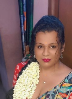 Tranny Chennai Vellacheri - Transsexual escort in Chennai Photo 4 of 5