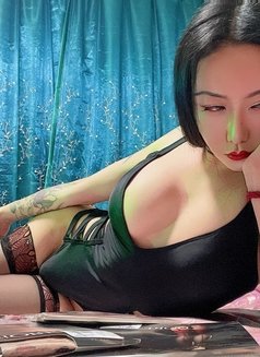 Trans-Hottie Trinitykkk - Transsexual escort in Shanghai Photo 3 of 24