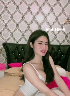 BIG BOOBS AND ANAL GIRL - Transsexual escort in Hong Kong Photo 6 of 9