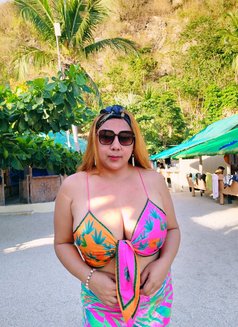 Trans Voluptous Miia - Transsexual escort in Manila Photo 2 of 4
