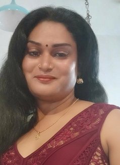 Transexual Salem Priyuu - Transsexual escort in Chennai Photo 3 of 6