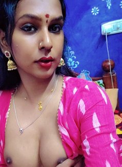 Transwomen hot milf at valasaravakam - Transsexual escort in Chennai Photo 4 of 6