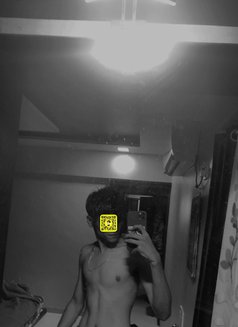 Travi - Acompañantes masculino in Pune Photo 3 of 3