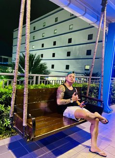 Travis - Male escort in Angeles City Photo 10 of 13