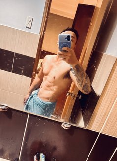 Travis - Male escort in Angeles City Photo 11 of 13