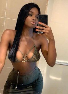 African Girl in Noida +91/813/289/2756 - puta in Noida Photo 3 of 4