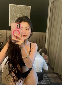 TRICIA just Arrived - escort in Singapore Photo 3 of 6