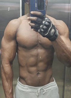 Tricky - Acompañantes masculino in Dubai Photo 1 of 3