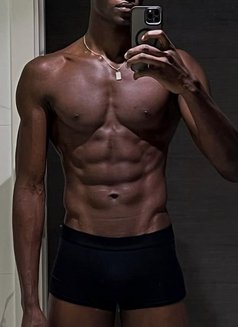 Trigga - Male escort in Nagoya Photo 4 of 6