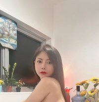 Trina - puta in Dubai Photo 1 of 5