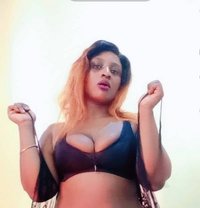 Trinah - puta in Pune