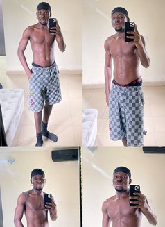 Triple B - Acompañantes masculino in Lagos, Nigeria Photo 7 of 7