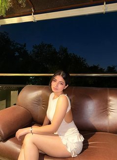 Tripti - escort in Mumbai Photo 2 of 5