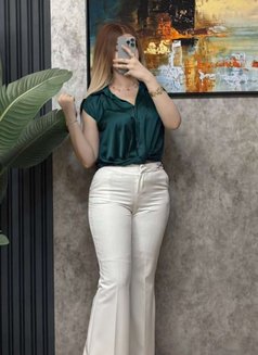 Tripti Sain Available (11Am 11pm) - puta in Mumbai Photo 1 of 1
