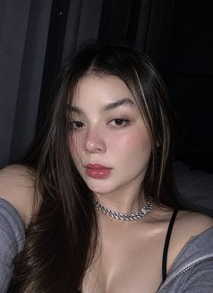 Trisha - escort in Manila Photo 2 of 4