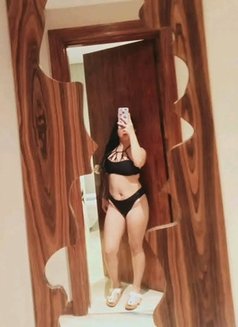 Trisha - escort in Manila Photo 3 of 4