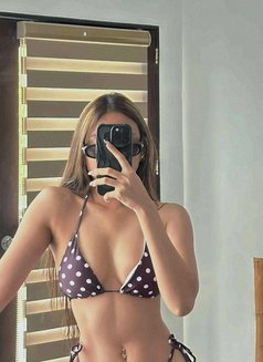 Trish - puta in Osaka Photo 3 of 6