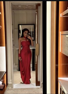 Trisha 74 - puta in Singapore Photo 1 of 19