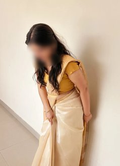 Trisha Available Escort Now - puta in Kochi Photo 1 of 4