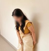 Trisha Available Escort Now - puta in Kochi Photo 1 of 4