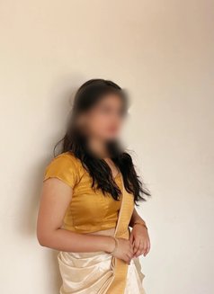 Trisha Available Escort Now - puta in Kochi Photo 4 of 4