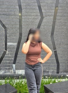 Trisha Available Now - puta in Thiruvananthapuram Photo 1 of 4