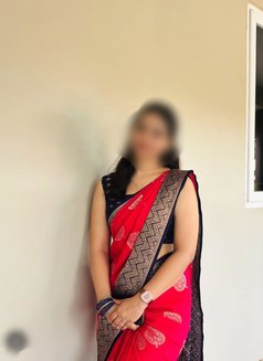 Trisha Escort Now - puta in Kochi Photo 3 of 4