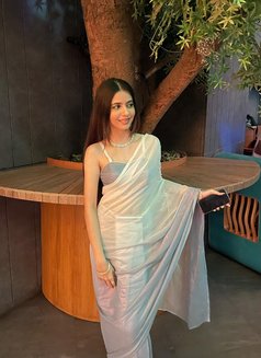Trisha - escort in Abu Dhabi Photo 3 of 5