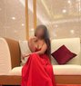 Trisha - puta in Lucknow Photo 1 of 3
