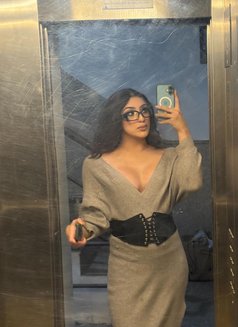 Trisha - Transsexual escort in New Delhi Photo 14 of 28