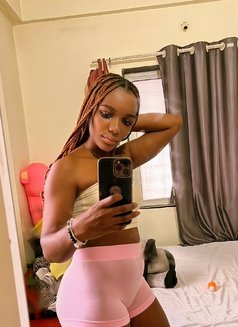 Trisha - puta in Pune Photo 5 of 9