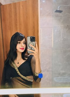 TRISHA TIWARI VISTOR - Acompañantes transexual in Kanpur Photo 28 of 29