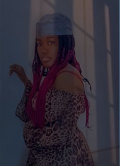 Trisha - puta in Riyadh Photo 1 of 3