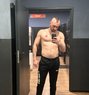 Tristan Red - masseur in Madrid Photo 3 of 8
