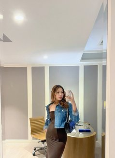 Trixie - Transsexual escort in Manila Photo 2 of 5