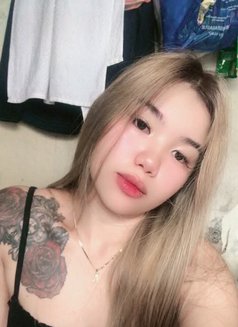 Trixie - puta in Manila Photo 5 of 5