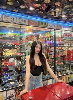 Trixie - escort in Manila Photo 12 of 13