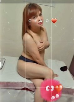 Jona - Transsexual escort in Abu Dhabi Photo 2 of 6
