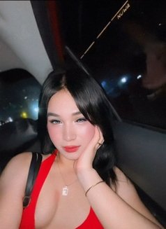 Trixy - Transsexual escort in Manila Photo 6 of 9