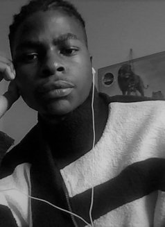 Troye - Male escort in Nairobi Photo 1 of 1