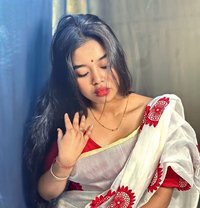Trusted Female Escorts With Hand 2 Han - puta in Chennai Photo 1 of 3