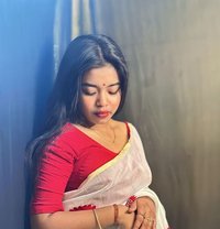 Trusted Female Escorts With Hand 2 Han - escort in Chennai