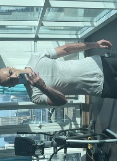 Trusted Companion & Masculine Bull - Acompañantes masculino in Dubai Photo 9 of 11