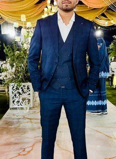 Try - Acompañantes masculino in Karāchi Photo 2 of 2