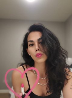 TS Andini - Hot, passionate, fun & party - Acompañantes transexual in Jakarta Photo 1 of 18