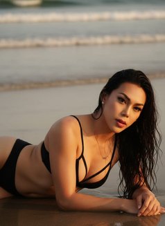 TS Andini - Hot, passionate, fun & party - Acompañantes transexual in Jakarta Photo 4 of 18