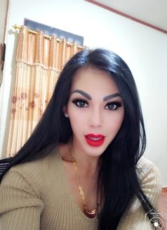 Privat party for have good time - Transsexual escort in Kuala Lumpur Photo 10 of 17