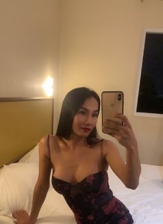 Hand in Hand, we face everything - Transsexual escort in Manila Photo 8 of 16